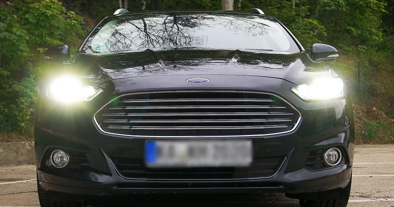 Ford Mondeo cena 57777 przebieg: 198745, rok produkcji 2015 z Wałbrzych małe 631